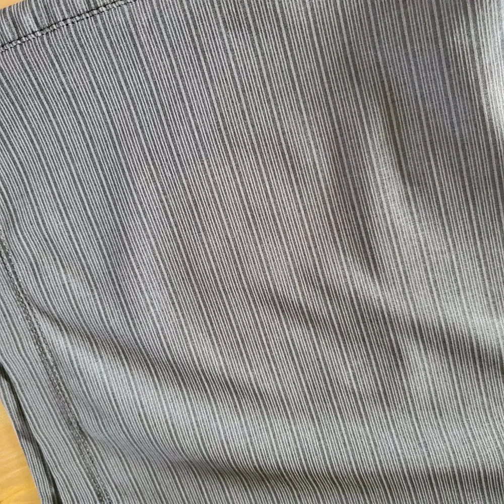 Hang Ten Wharf 21" Hybrid Shorts For Men - Picture 2 of 13